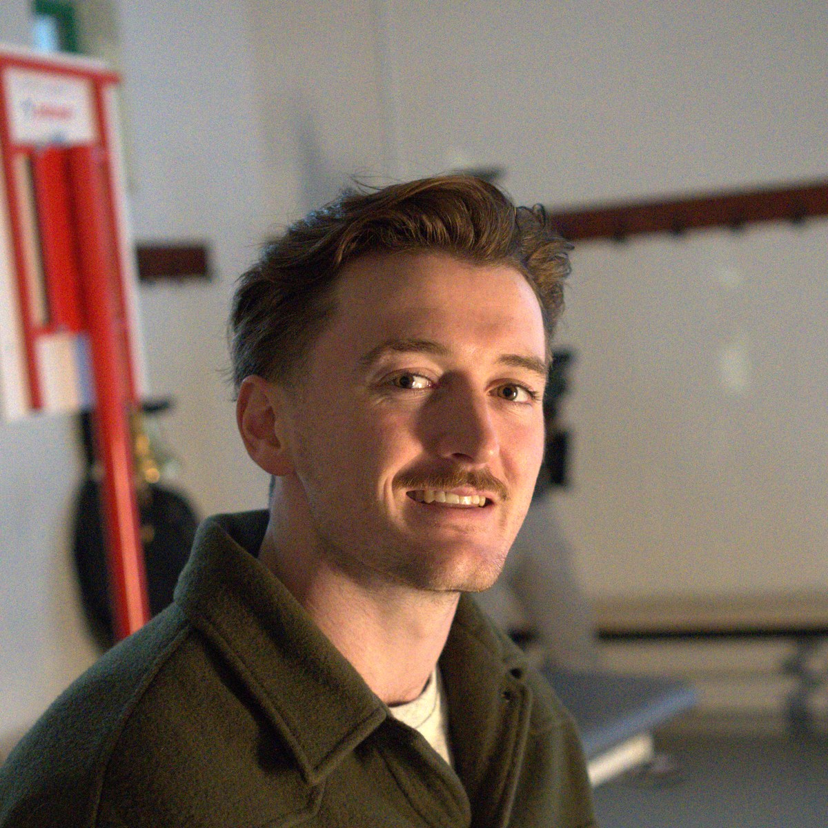 Oisín between setups at the venue.